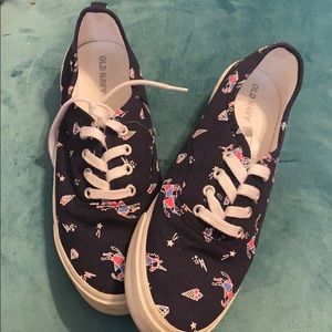 Old navy shoes💫